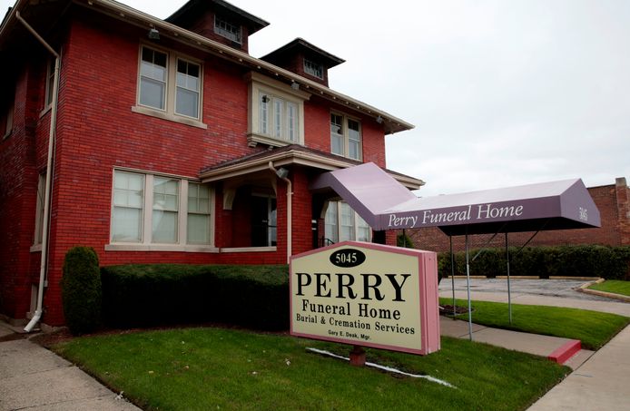 Perry Funeral Home in Detroit, waar 63 foetussen werden gevonden.