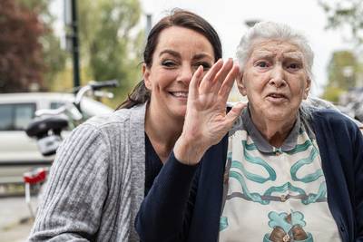 Zuster Schutte zag haar grote kinderwens nooit in vervulling gaan: ‘Ze heeft daar vele tranen om gel
