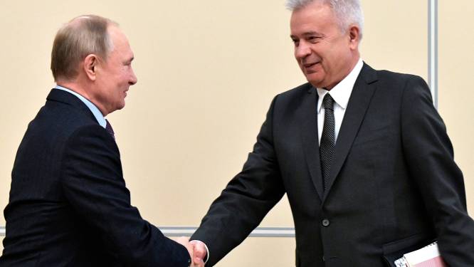 Miljardair en topman Russische oliemaatschappij Lukoil treedt af