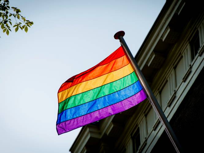 Alle gemeenten hijsen regenboogvlag tegen homofobie. Alleen Kraainem en Drogenbos doen niet mee