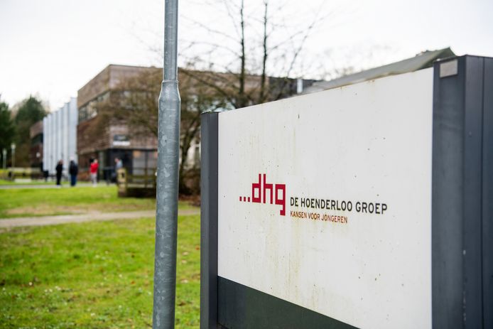 Medewerkers van De Hoenderloo Groep zijn van mening dat deze vorm van complexe jeugdzorg in de Hoenderloose bossen niet mag verdwijnen.