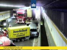 Twee rijstroken dicht in Heinenoordtunnel vanwege geschaarde aanhanger
