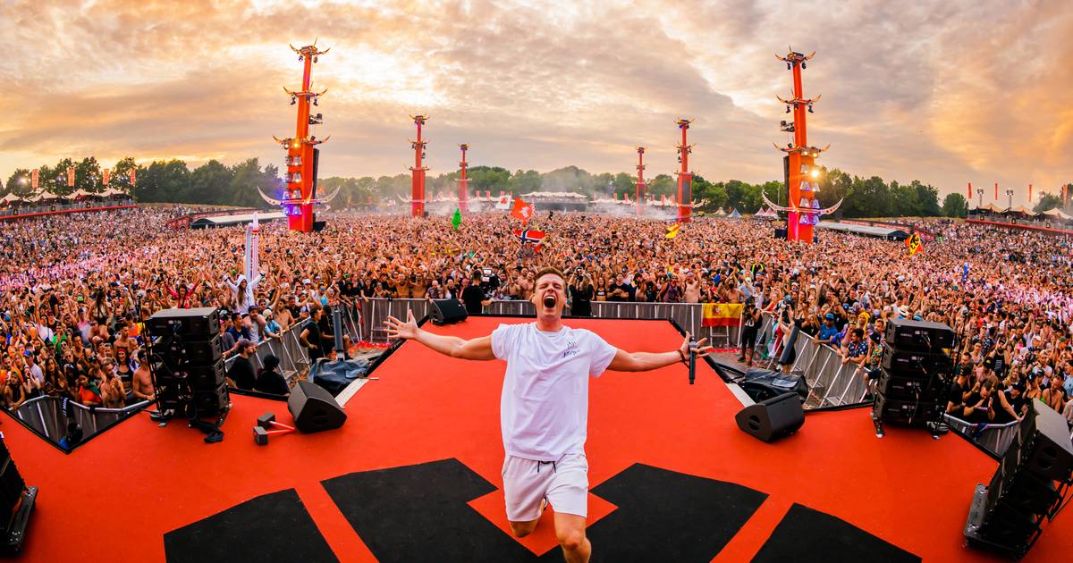 Jacques treedt als dj overal in de wereld op, nu pas is zijn woonplaats Denekamp aan de beurt