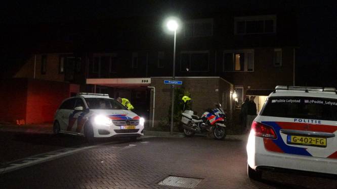 Opnieuw verstoort harde knal de nachtrust in Lelystad: zwaar vuurwerk veroorzaakt schade aan woning