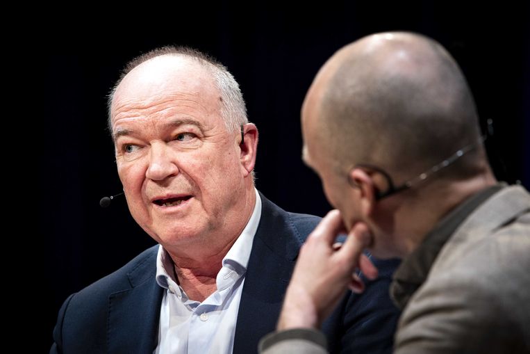 CEO van Tata Steel Nederland Hans van den Berg (links) tijdens het debat in de Balie. Beeld ANP