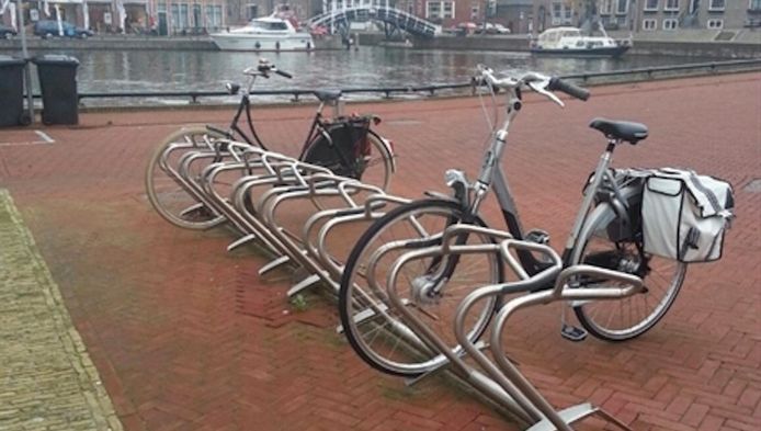 Proef Met Extra Brede Fietsenrekken Voor Fietsen Met Krat Amsterdam Ad Nl
