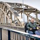 Nijmegen treurt over afbladderend icoon: een verfje zit er voor de opgeknapte Waalbrug financieel niet in