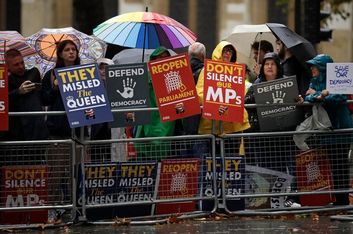 Antibrexitdemonstranten verzamelden deze ochtend al aan het Hooggerechtshof in Londen.