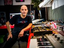 
Dubbele pech voor dj David Vunk: coronabesmetting én nieuwe maatregelen verstoren zijn ‘summer of love’