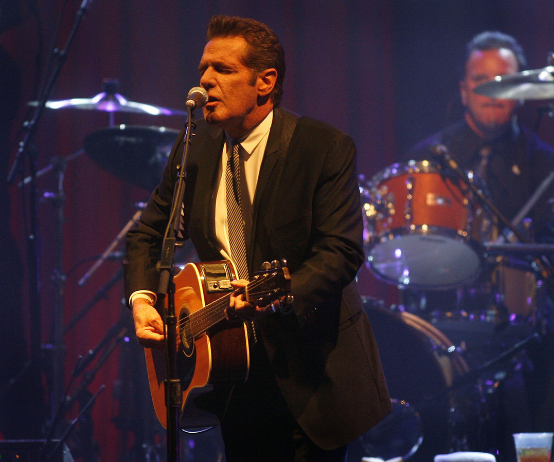 Don Henley Brengt Eerbetoon Aan Glenn Frey Foto AD nl