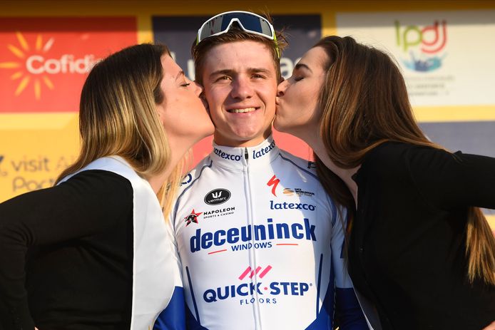 Remco Evenepoel won de rit én is de nieuwe leider in de Ronde van de Algarve.