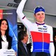 Petr Vakoc pakt de bloemen in Classic Sud Ardèche