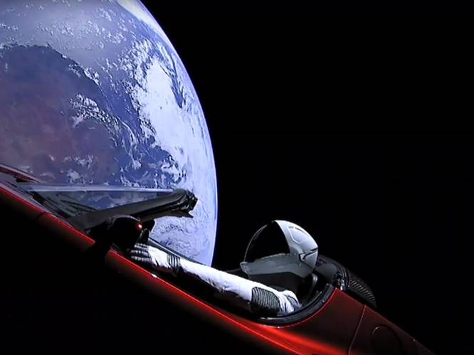 Tesla van Elon Musk wijkt af van geplande koers en stevent af op planetoïdengordel