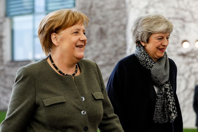 Duits bondskanselier Angela Merkel verwelkomt May in Berlijn.