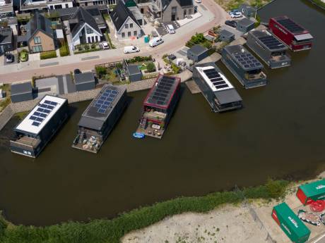 Bewoners van watervilla in de clinch met gemeente Urk om parkeerplaatsen: ‘Waarom al die paniek?’
