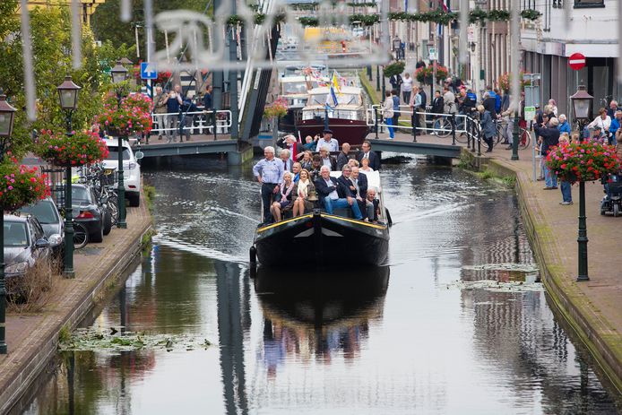 De Monstersche Sluis krijgt nieuwe deuren. Die gaan aankomende zomer weer open.