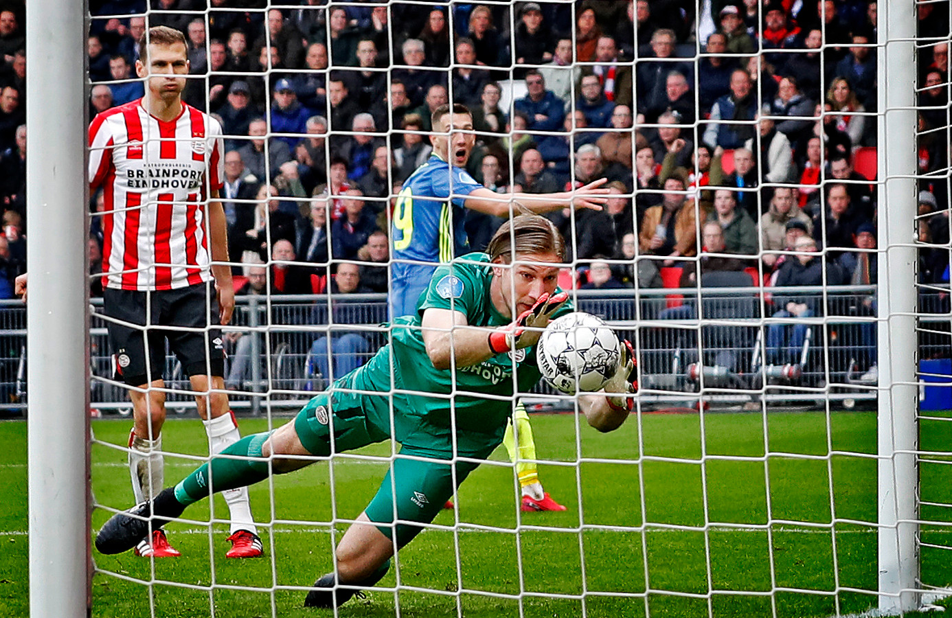 Lars Unnerstall ziet zichzelf tot zijn 40ste bij FC Twente ‘Transfer