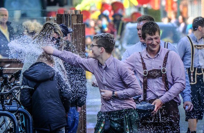 Aan confetti was er geen gebrek.