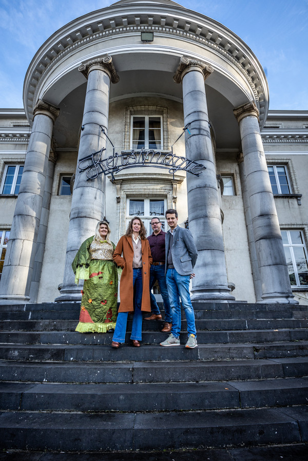 kasteel-van-duras-opnieuw-omgetoverd-tot-kerstspektakel-bijna-70