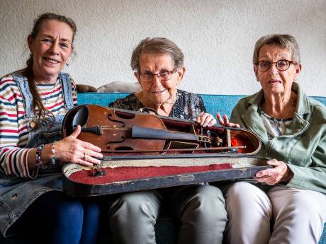 Viool van joodse onderduikster na 78 jaar terug naar familie: ‘Eindelijk zal Enschedese ‘Stradivarius’ weer klinken’