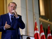 La police perquisitionne trois tribunaux d'Istanbul