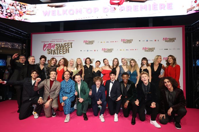 De volledige cast van 'Bittersweet Sixteen’.