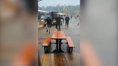 Ook zware wateroverlast op Extrema Outdoor: organisatoren beslissen om dancefestival toch door te laten gaan