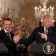 Macron vergelijkt "verschrikkelijk" telefoontje Trump met worst: "Je kent de inhoud beter niet"