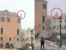“Idiot”: un homme recherché pour avoir sauté dans un canal de Venise depuis un immeuble