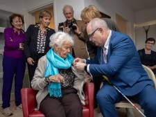 Honderdjarige Miep Albers in Waalre: ‘Mijn rijbewijs is nog geldig tot ik 102 jaar ben’