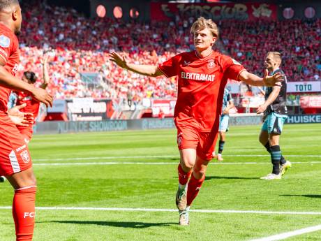 FC Twente stap dichter bij Champions League-voetbal door enorme afstraffing FC Volendam in spektakelstuk