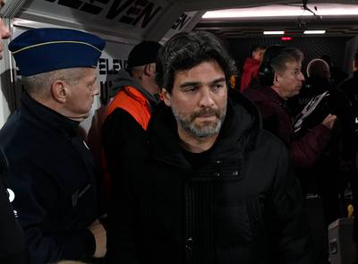 Razende Mehdi Bayat na stopgezette Charleroi-KV Mechelen: “Fans krijgen in voetbal macht die ze niet verdienen”