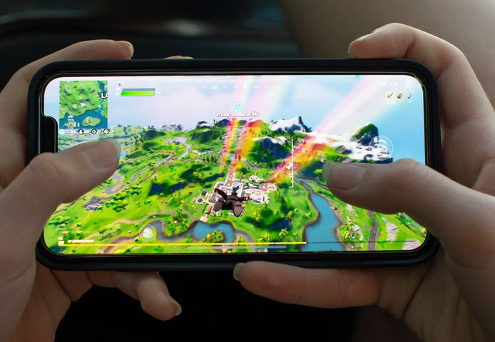 Fortnite op de iPhone. Epic Games is de ontwikkelaar achter het populaire spel, dat niet meer op de smartphones en tablets van Apple te spelen is.
