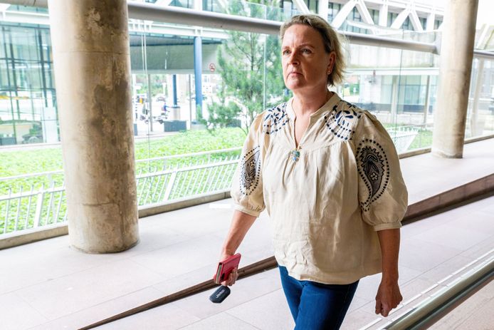 Erica Meiland liet baarmoeder verwijderen om voorstadium kanker | Show ...