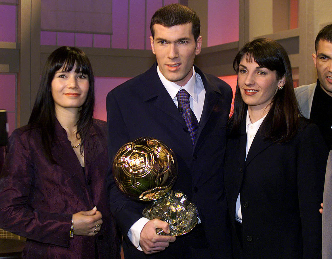 Сестра зидана. Сестра Зидана 2006. Зинедин Зидан сестра. Лила Зидан 2006. Зинедин Зидан сестра Лила