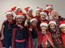 Eerste optreden voor kinderen van Hoevense musicalschool: ‘Dansjes samen verzonnen’