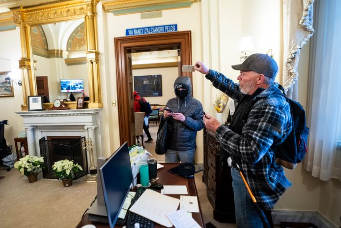 De man met het ruitjeshemd werd gisteren aangehouden in Arkansas.