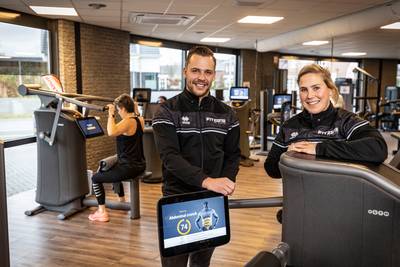 Fitzone uit De Lutte opent tweede vestiging in Denekamp: kledingrekken maken plaats voor fitnessappa