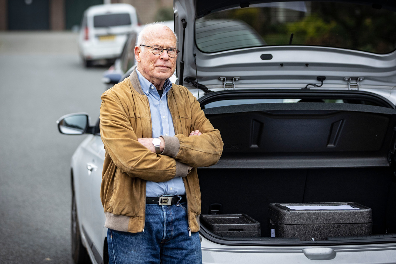 Peter (82) zag de wereld, maar vond geluk in Oldenzaal ‘Ik trouwde