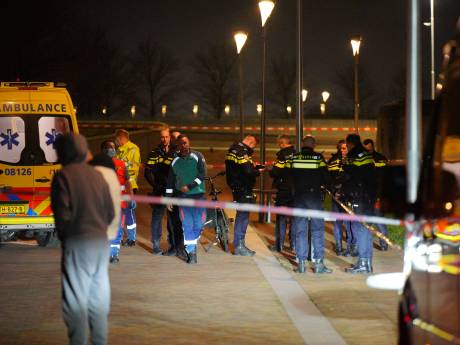 Dode bij geweld op Lentse Warande blijkt 29-jarige man uit Nijmegen; Wijchenaar (30) vast voor mogelijke betrokkenheid