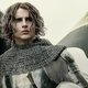 'The King' op Netflix sjokt 2 uur en 20 minuten voorbij als een sombere ridder in een te zwaar harnas