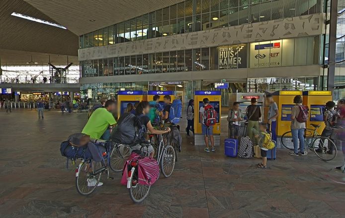 Rotterdam Centraal op Google Street View.