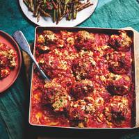Gehaktballetjes uit de oven met tomaat, harissa en feta