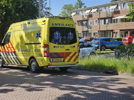 Fietser gewond door botsing met automobilist in Wageningen