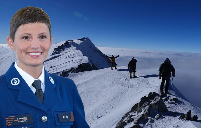 ‘Kijk Uit’-presentatrice Sofie Lenaerts (44) op de top van Mount Vinson, de hoogste berg van Antarctica.
