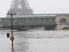 Le niveau de la Seine inquiète les Parisiens