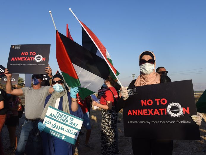 Palestijnen en Israëlis demonstreren op de Gazastrook tegen Israëls annexatiepplannen van de Westelijke Jordaanoever.