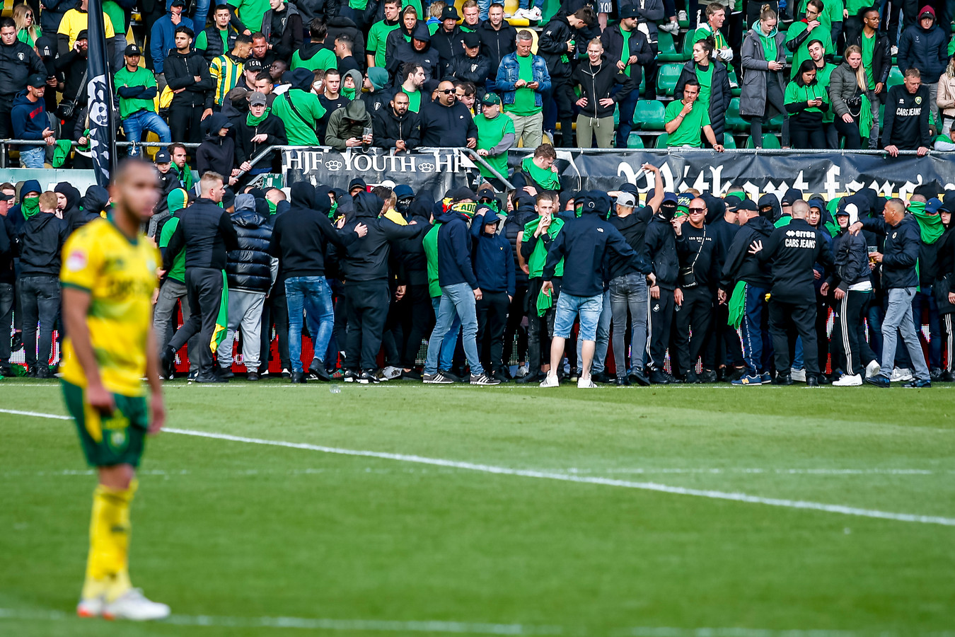 ado-lijnrecht-tegenover-supporters-over-rellen-bij-stadion-mailverkeer