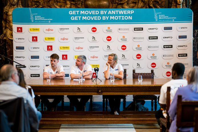 Coaches Gilles Gentges, Koen Van Damme en Marjorie Heuls bij de WK-presentatie in Antwerpen.