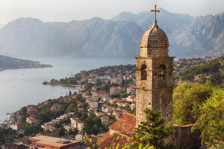 De prachtige baai van Kotor in Montenegro Beeld getty